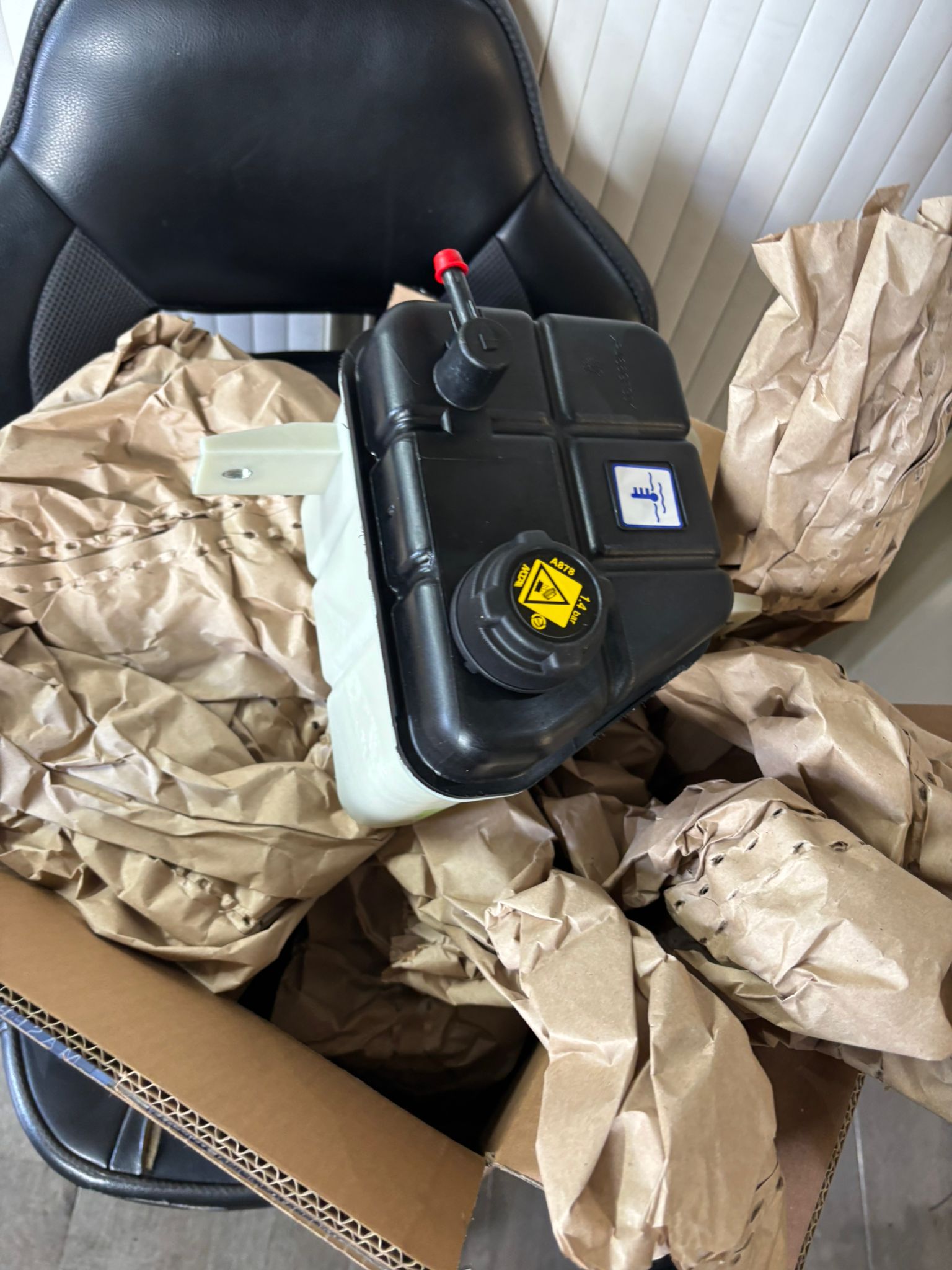 Maserati Coolant expansion tank in packaging