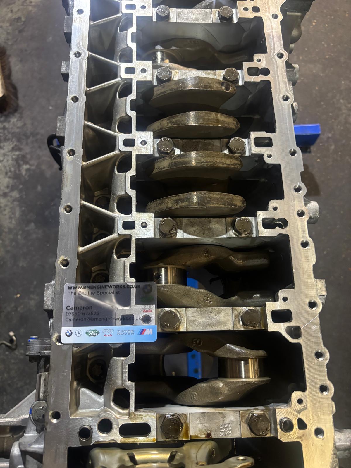 Bottom end, crankshaft exposed