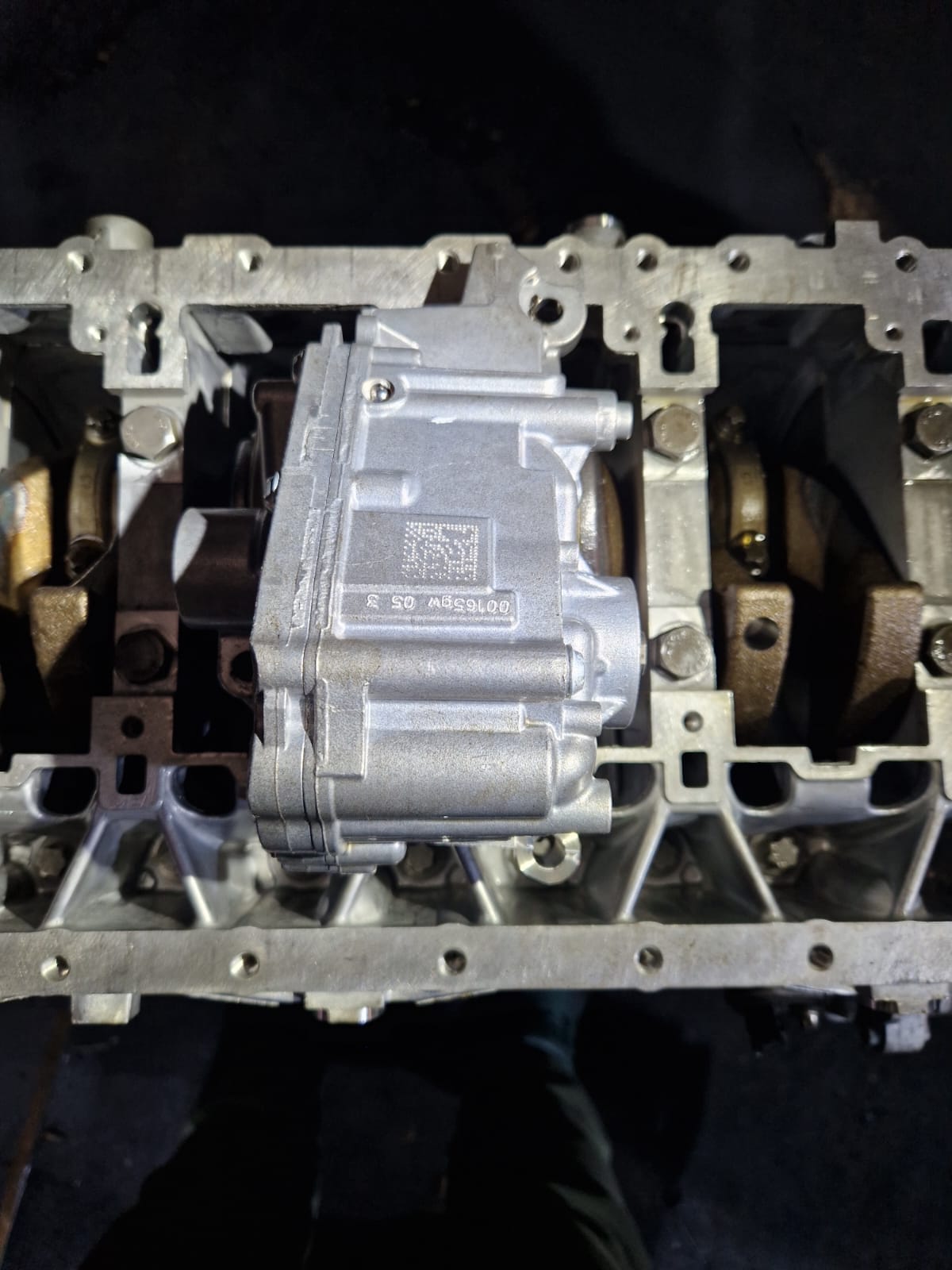 Genuine BMW oil pump module.