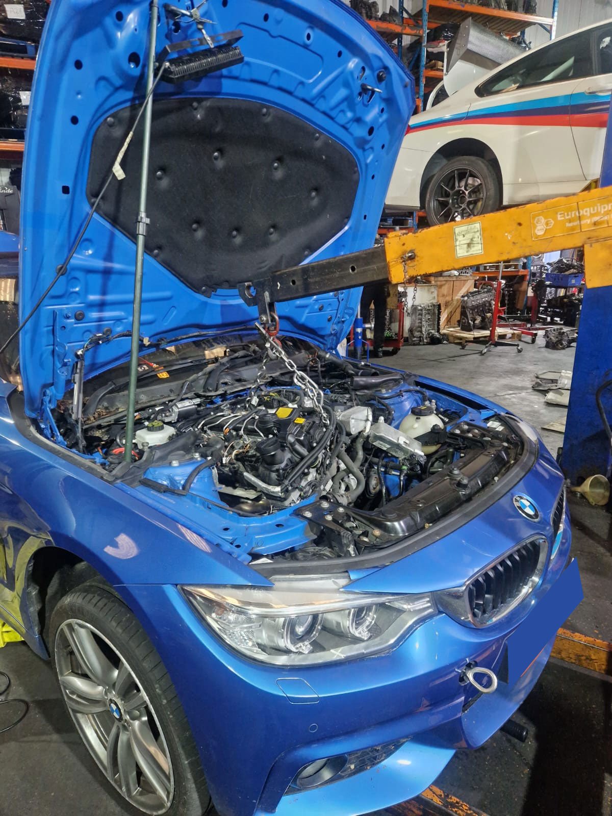 Engine Hoist Perspective